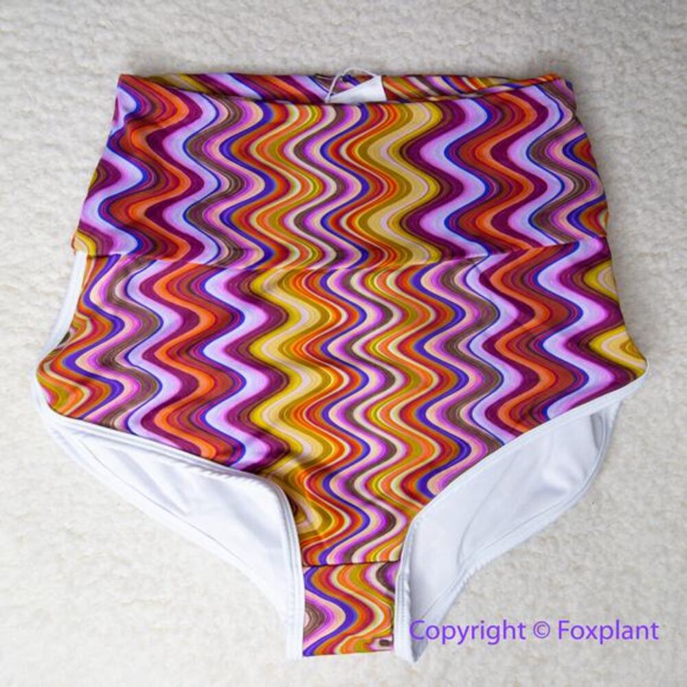 New! SALT GYPSY Free People bikini Bottoms in Soundwave print, size XS - Picture 2 of 12